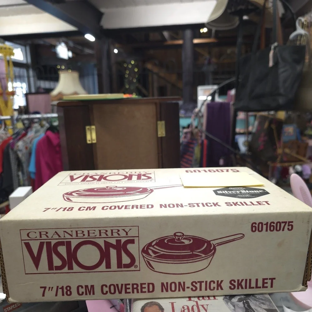 Vision Corning Ware Cranberry Teflon 7